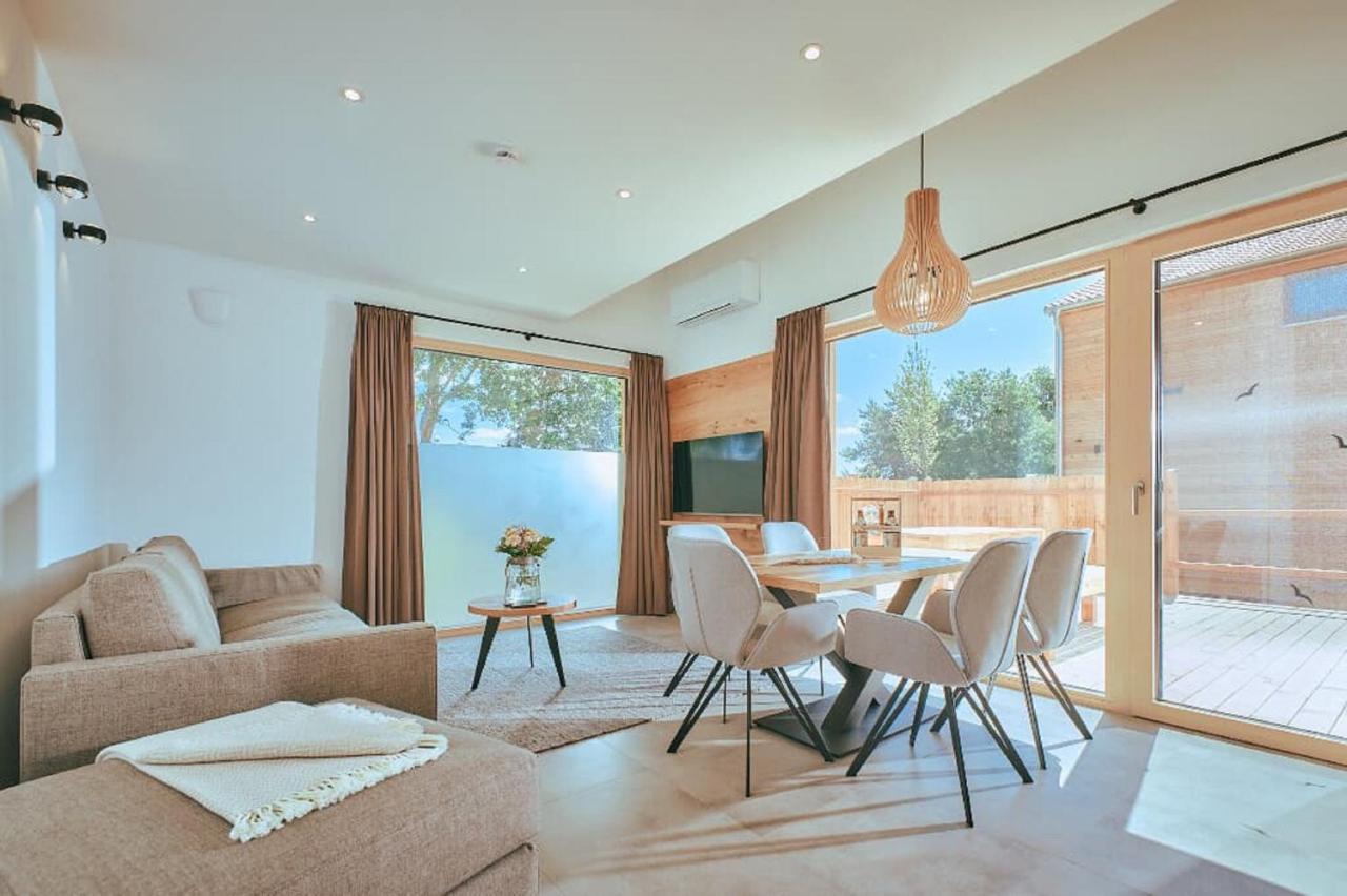 Chalet Resort Seenland Steinberg am See エクステリア 写真